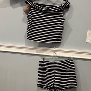 Wild Fable Blue & White Striped Off-Shoulder Top and Shorts Set top-L, short XL